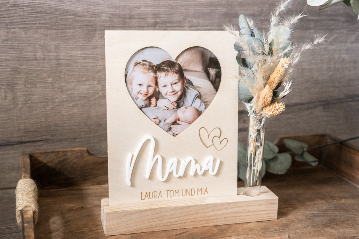 Holzaufsteller mit Holzleiste und Teelichthalter, Sternform, Gravur kleiner Stern